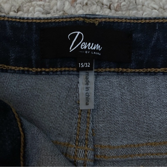 Denim by Laura Bootcut Buttonfly Juniors Jeans. NWOT, Stretchy - Picture 2 of 7